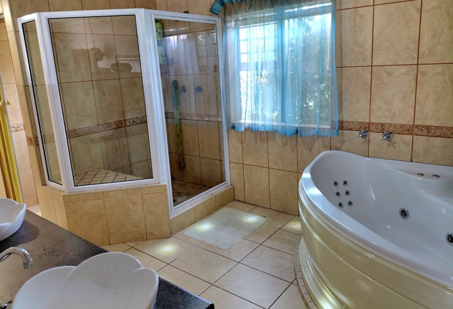 3 Bedroom Property for Sale in Dolphin Creek Golf Estate Western Cape